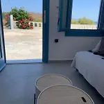 Casa vacanze On The Beach, Leivadakia, Serifos
