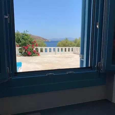 別荘 On The Beach, Leivadakia, Serifos *