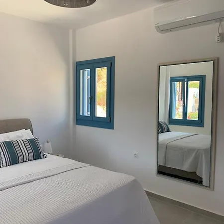 On The Beach, Leivadakia, Serifos 別荘